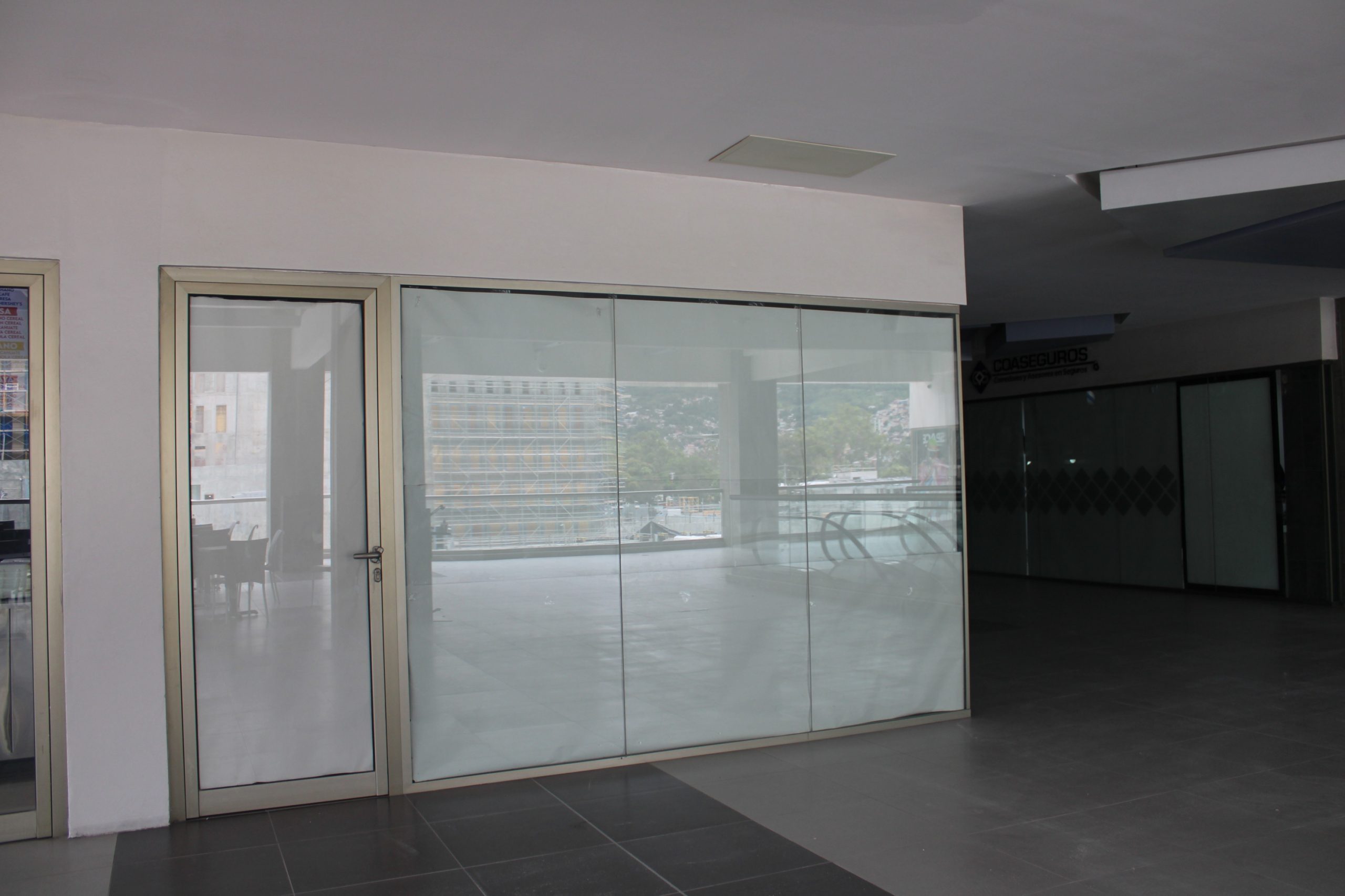 Se Alquila Local Comercial en Torre Centro Morazán de 22.30mts2