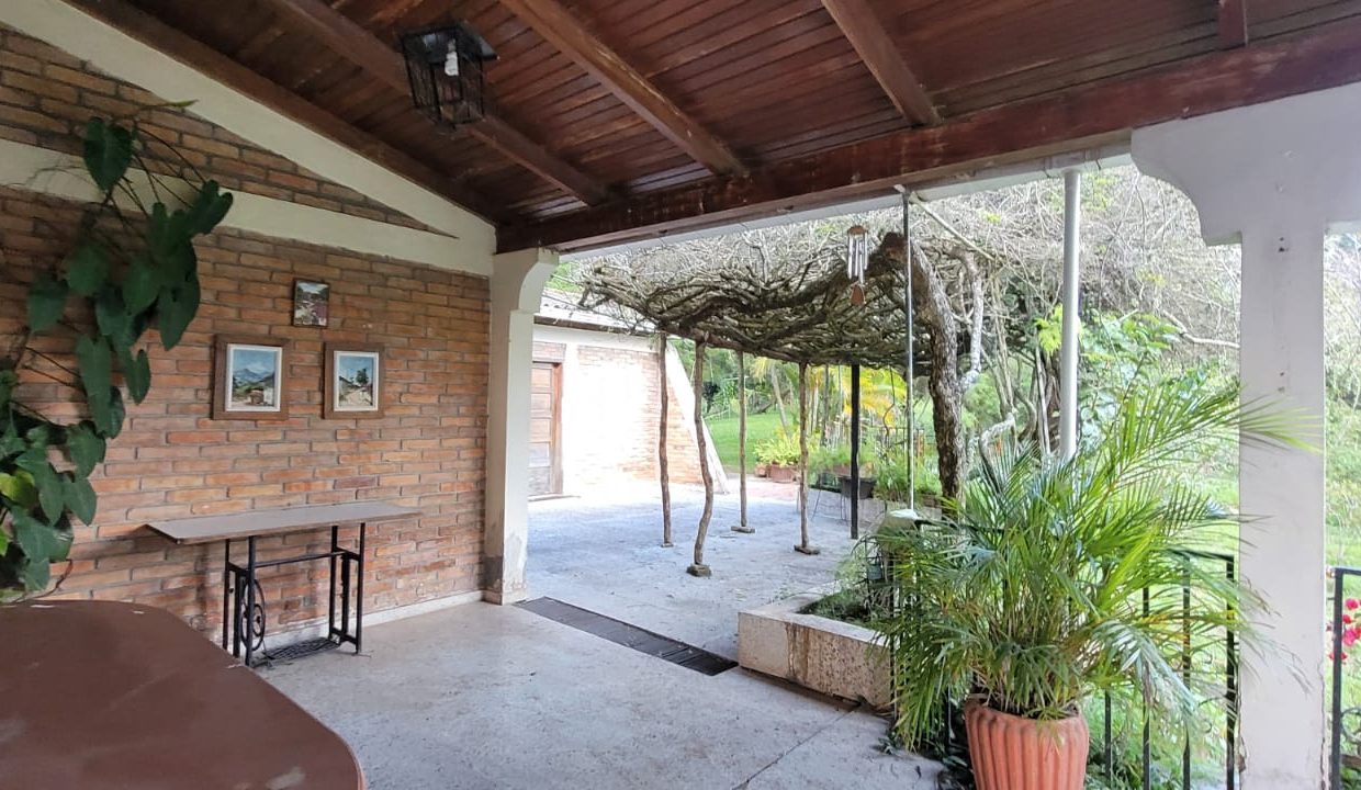 987b8c05-bf9d-4e99-b7bd-c05b04280da8